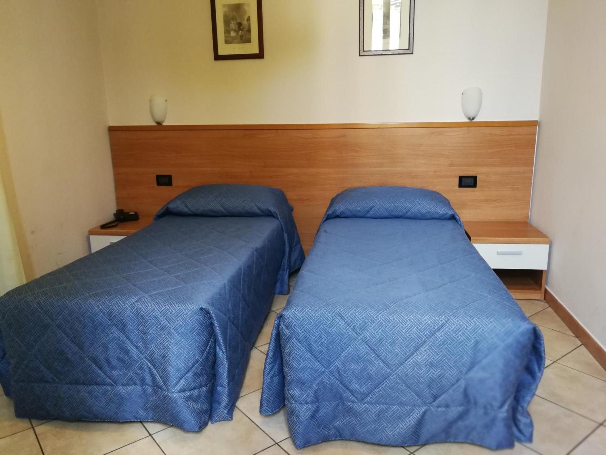 Albergo Salerno Milánó Kültér fotó