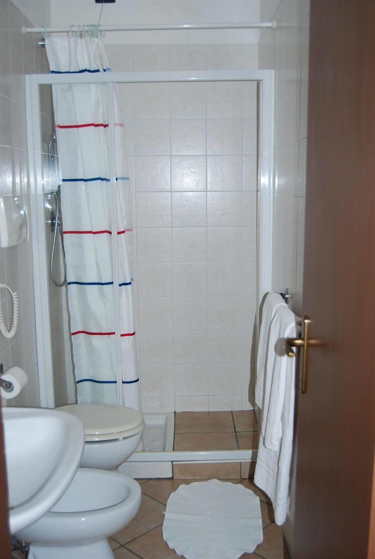 Albergo Salerno Milánó Kültér fotó